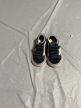 Kids Navy and White Velcro Sneakers 1096